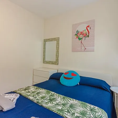 Beachfront Townhouse Palm-mar شقة