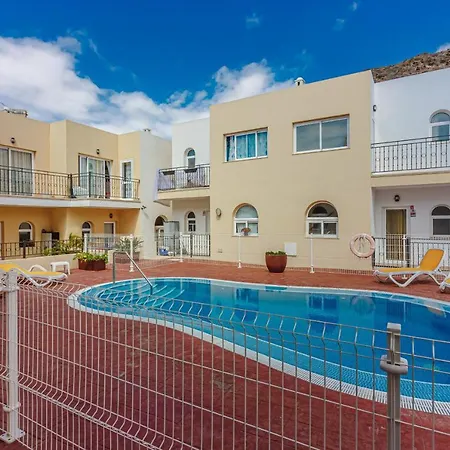 Beachfront Townhouse Palm-mar Apartmán