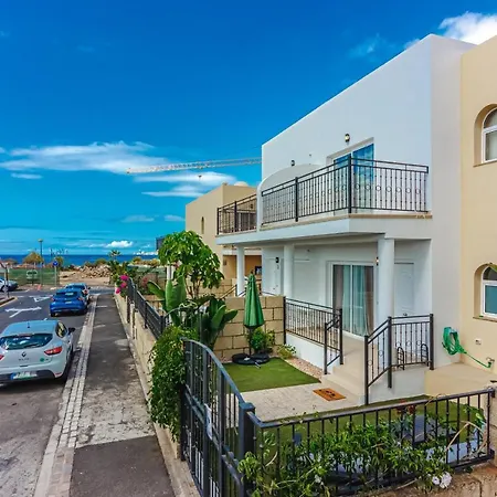 Beachfront Townhouse Palm-mar Apartmán